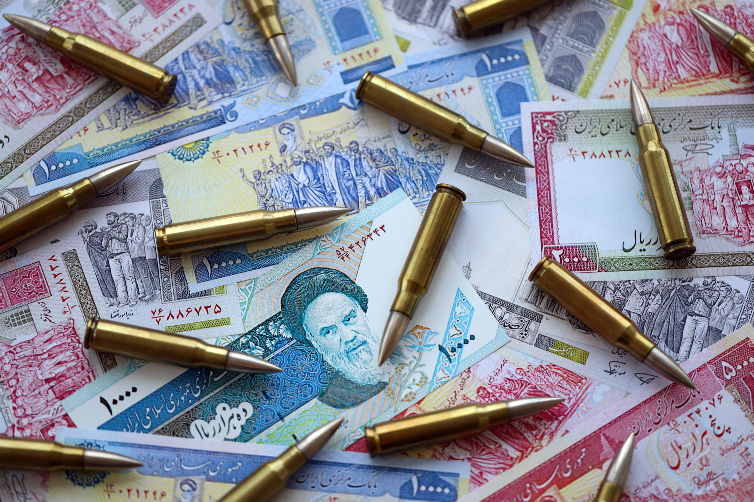 This is how Iran transfers cash suitcases to Hezbollah and the involved “Shiite charity”
